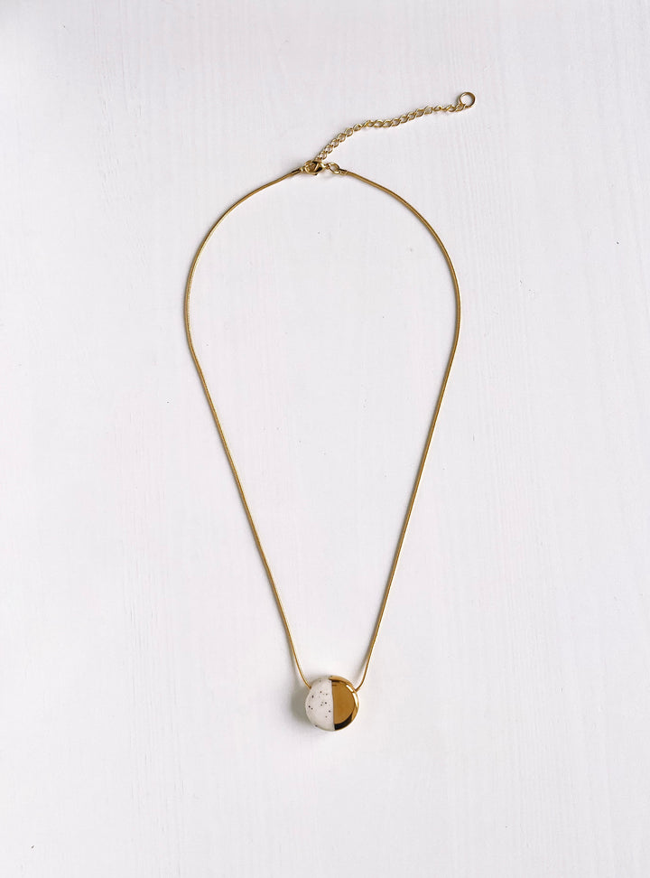 Hand Made Circle necklace white and gold by Julia Fraia