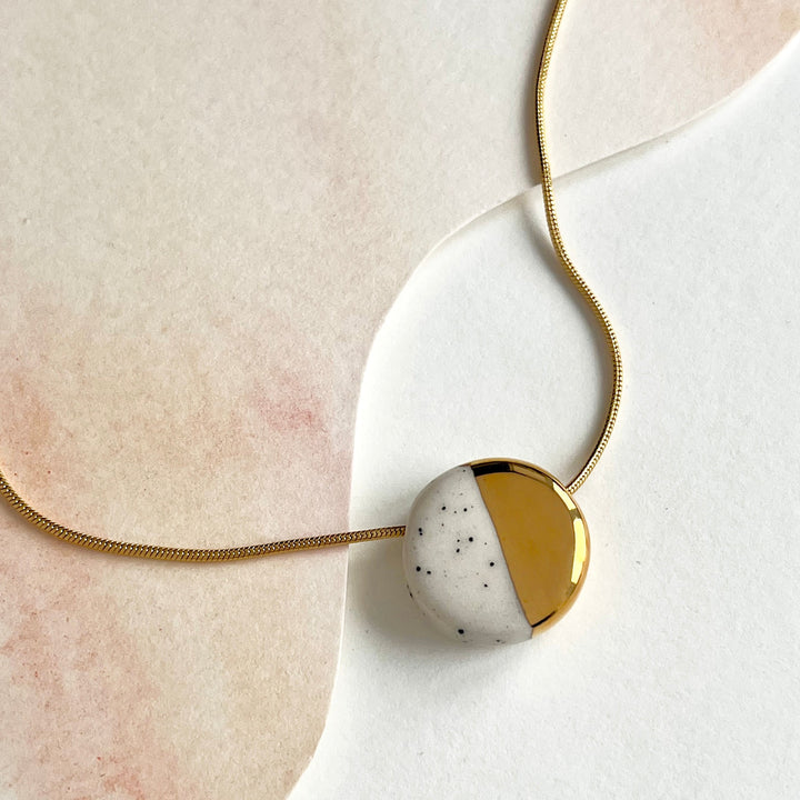 Hand Made Circle necklace white and gold by Julia Fraia