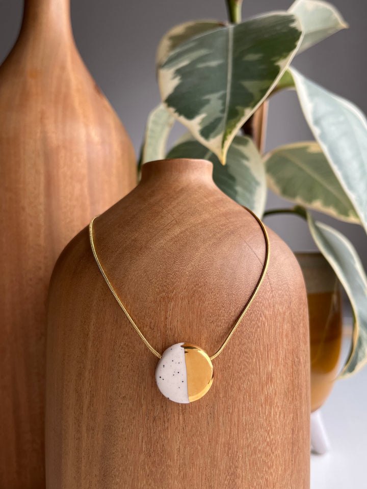 Hand Made Circle necklace white and gold by Julia Fraia